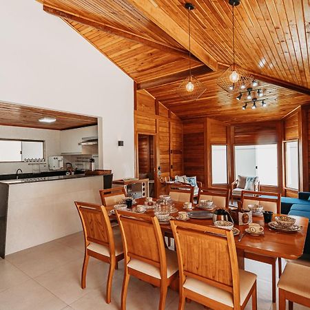Casadecastelhanos, Quadra Do Mar De Castelhanos, 4 Suites Com Ar, Churrasqueira, Piscina, Hidromassagem, Cozinha Integrada Gourmet Ideal Para Familia E Amigos Anchieta  Exterior foto